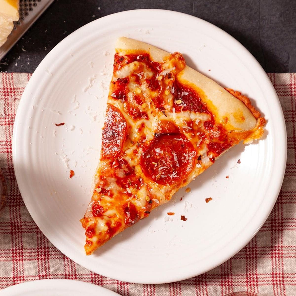 Pepperoni pizza slice